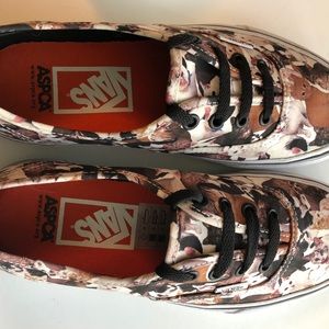 EUC! SPECIAL KITTEN VANS ASPCA sz7